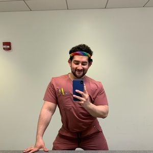 Meet your Posher, Carlos